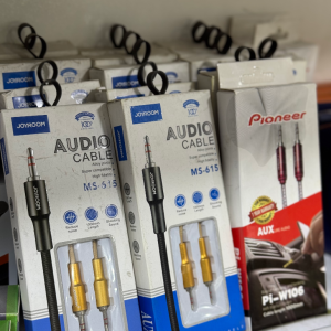 کابل AUX با کیفیت